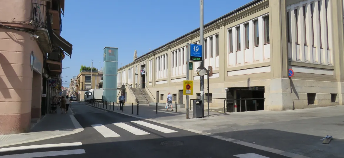 Cantonada dels carrers Deu de Gener i de Sant Joaquim.