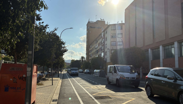 Camí del Mig acabat d'asfaltar
