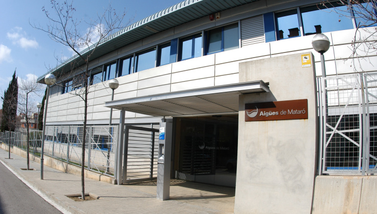 Façana de les oficines d'Aigües de Mataró